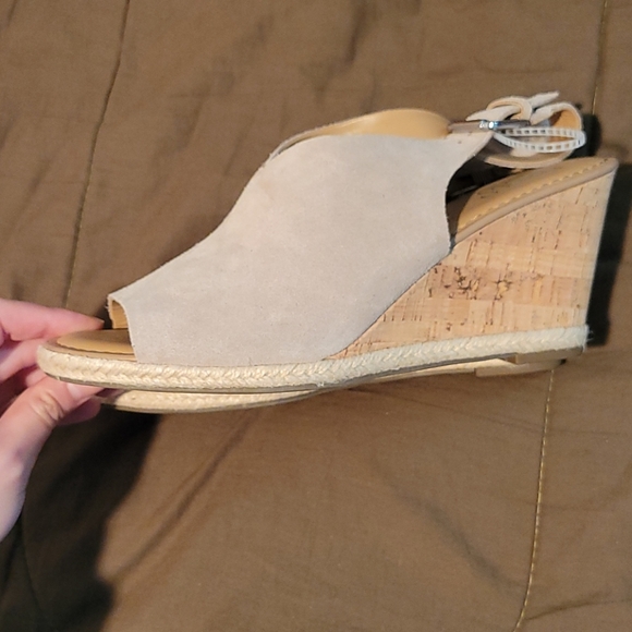 Brand New Franco Sarto Oak Suede Wedges size 10 - Picture 2 of 4